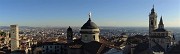 69 Dalla Torre Civica da sx Torre del Gombito, Cupola del Duono, Tiburio e camanile di S.ta Maria Maggiore
